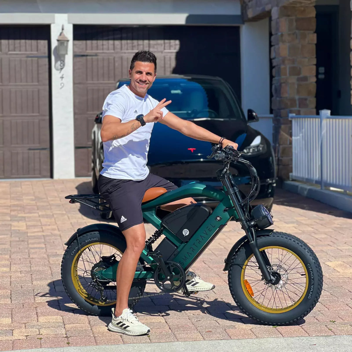 Smartravel Raptor ST202 GPS Fat Tire Electric Bike