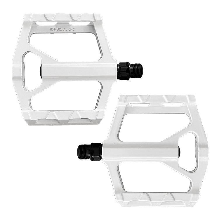 A pair of VTUVIA aluminum pedals, white
