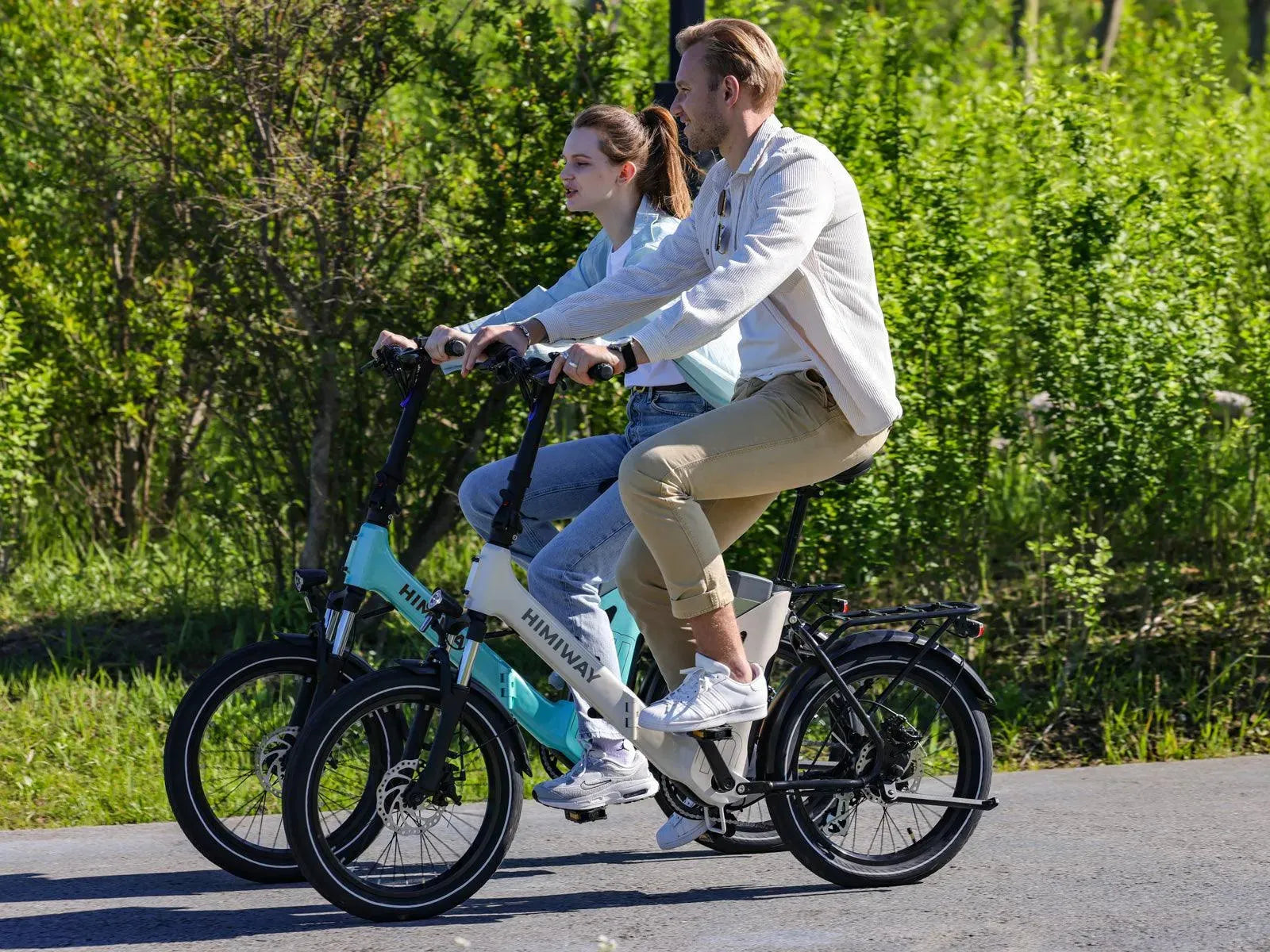 Himiway B3 Folding eBike – lifestyle