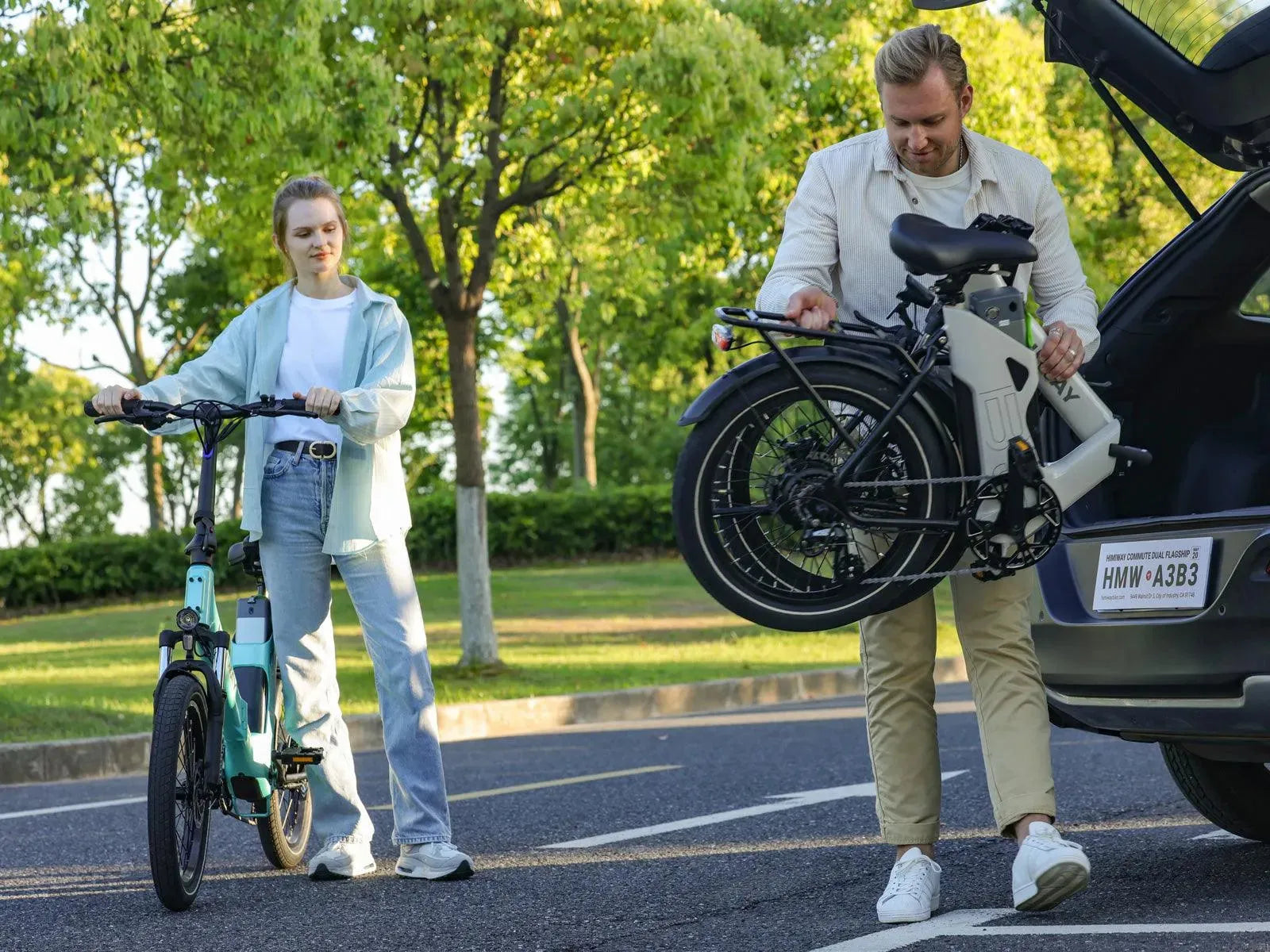 Himiway B3 Folding eBike – lifestyle