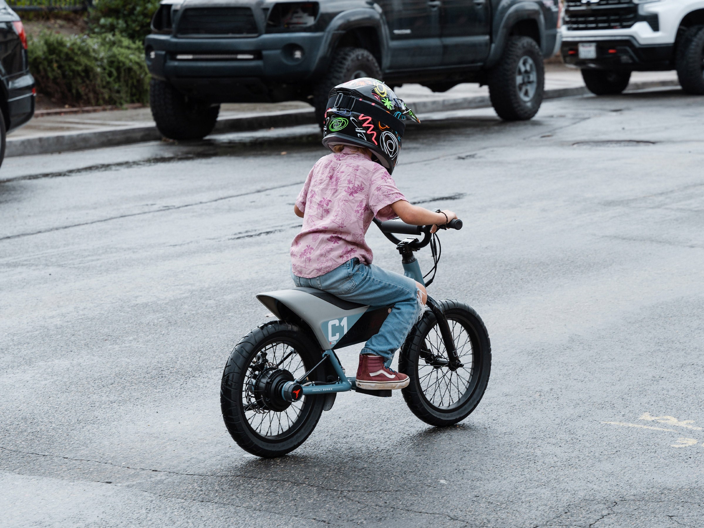Himiway C1 Kids eBike – lifestyle