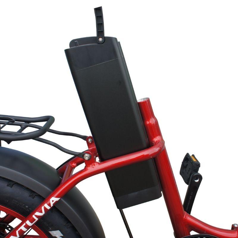 The battery fitted behind the seat tube of a red VTUVIA SF20