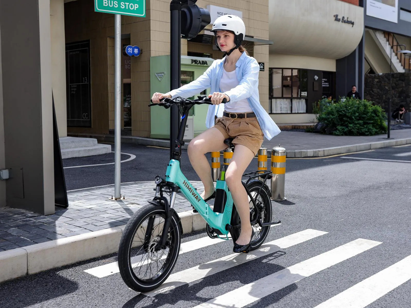 Himiway B3 Folding eBike – lifestyle