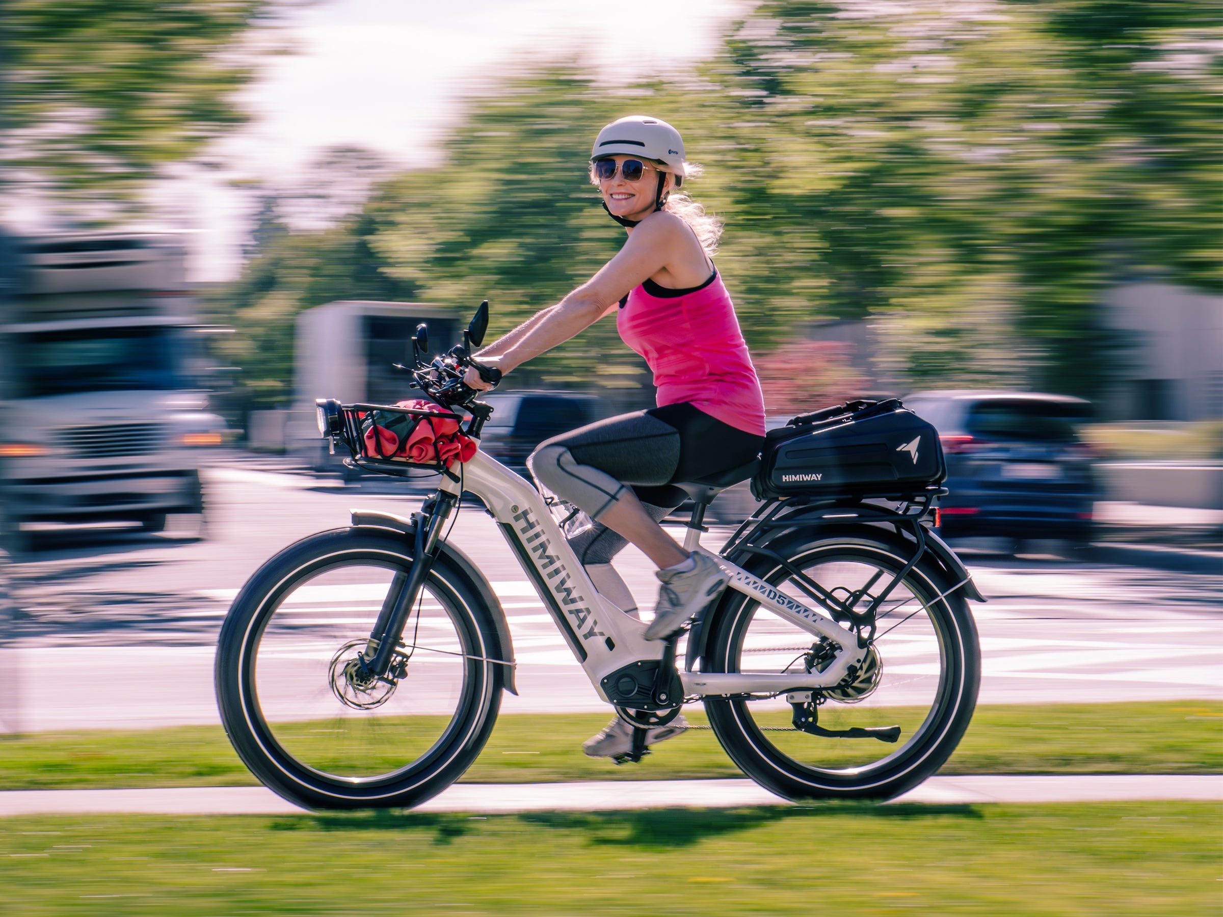 Himiway D5 Zebra all-terrain e-bike – lifestyle