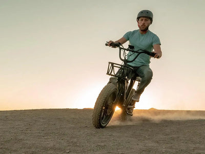 Himiway Escape Pro Moped-Style eBike – lifestyle