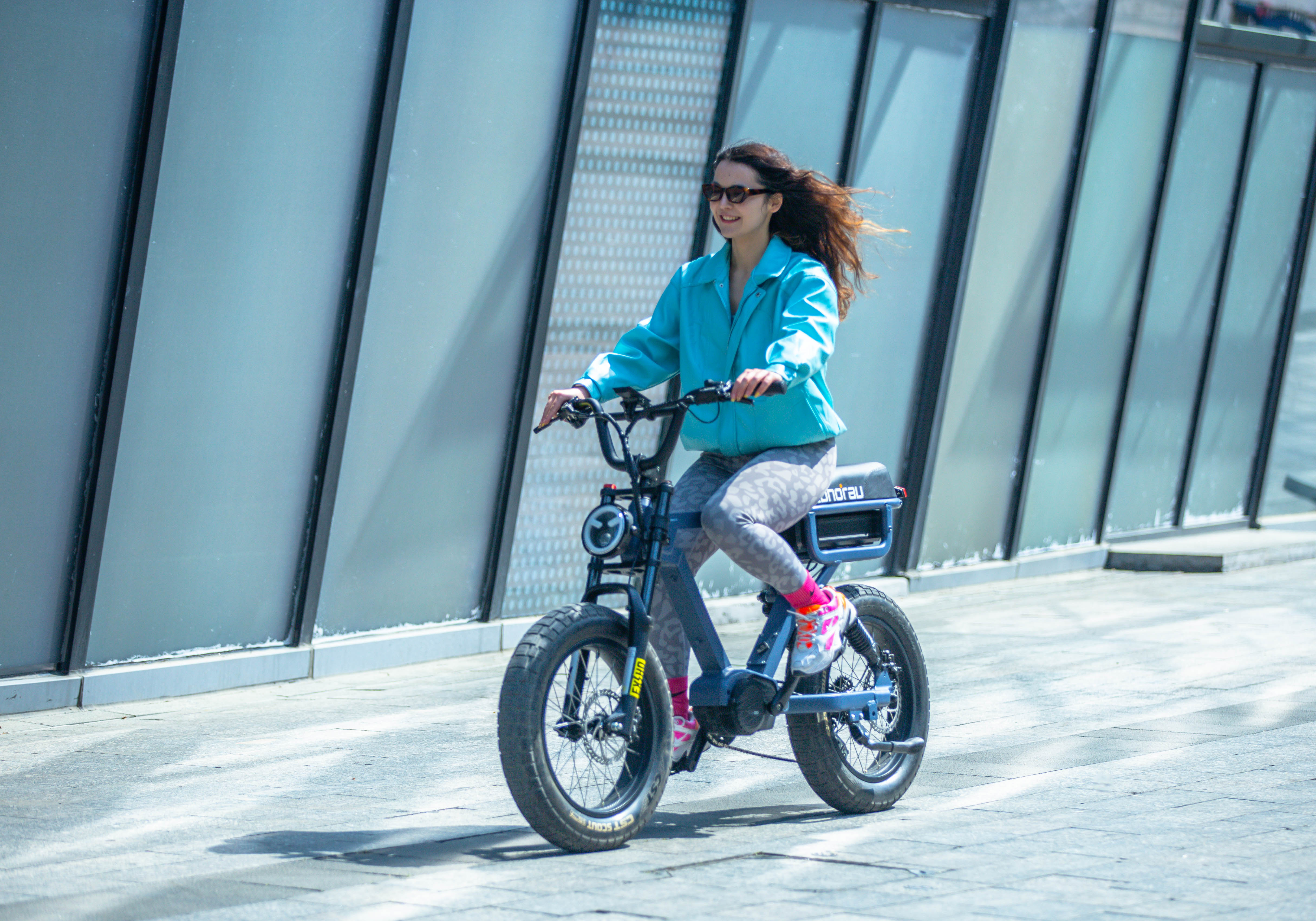 Eunorau FLASH LITE 2.0 Moto eBike – Lunar Dust – front three-quarter left view